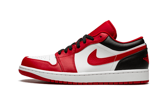 Jordan 1 Low Bulls