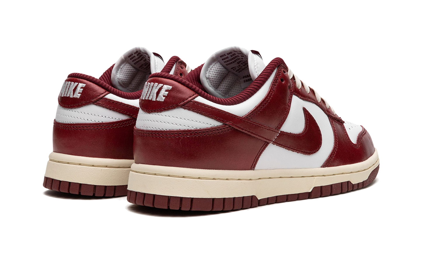 Nike Dunk Low Vintage Team Red