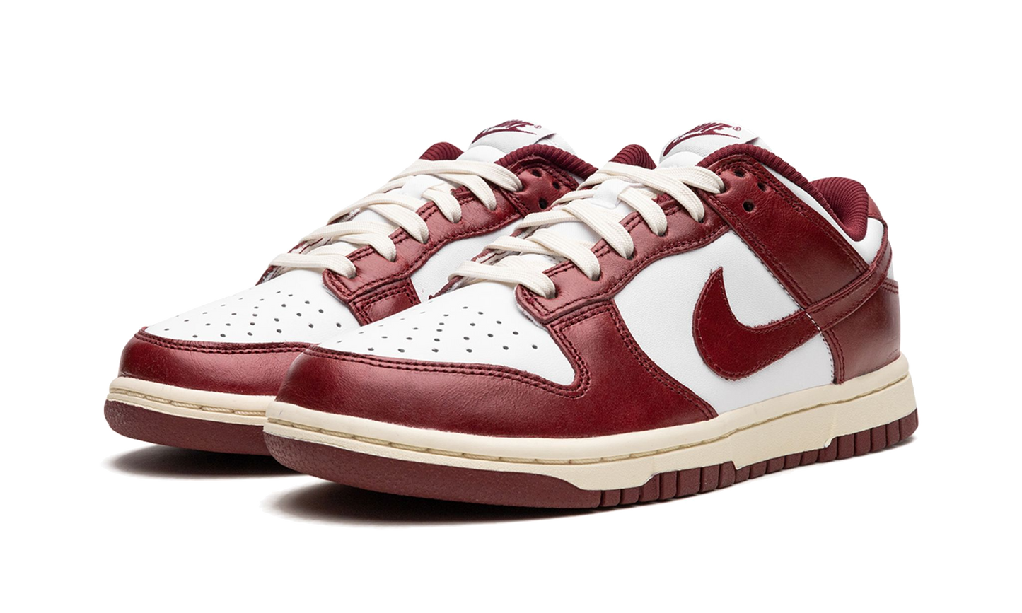 Nike Dunk Low Vintage Team Red