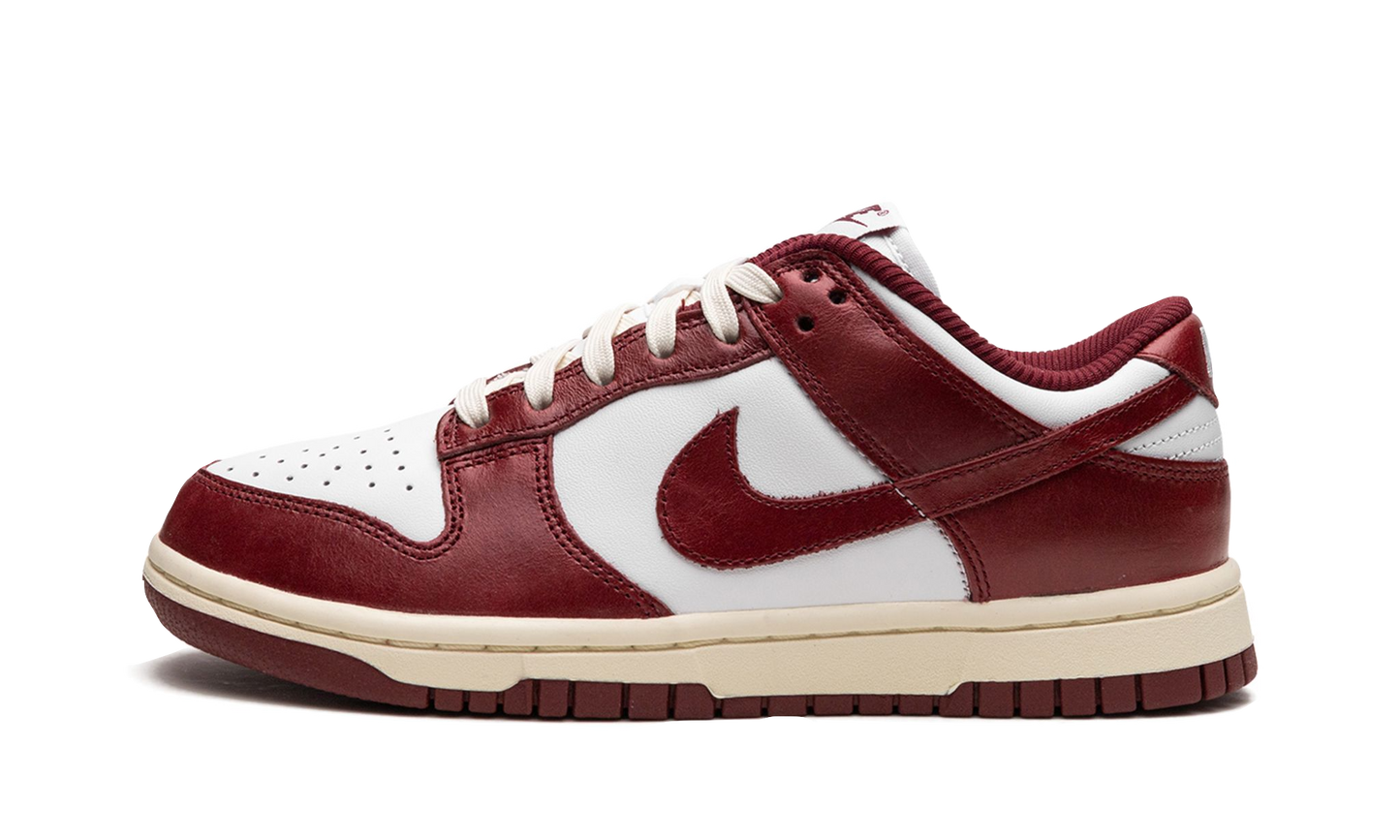 Nike Dunk Low Vintage Team Red